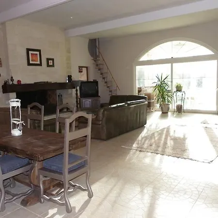 Holiday home Avec Piscine Dans Le Bordelais Perissac